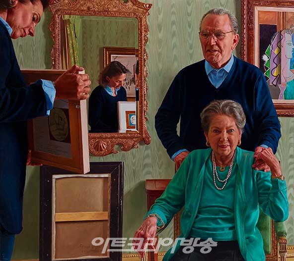 윔 헬덴스, 해리 자노글리; 캐롤 앤 자노글리, 2017, 캔버스에 오일, 1250 x 1400mm. 국립 초상화 갤러리, 런던. 2018년 의뢰. © 국립 초상화 갤러리, 런던
