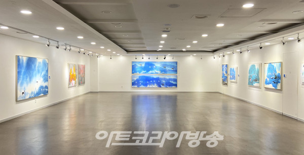 왕열 王烈 작가 전시장 모습