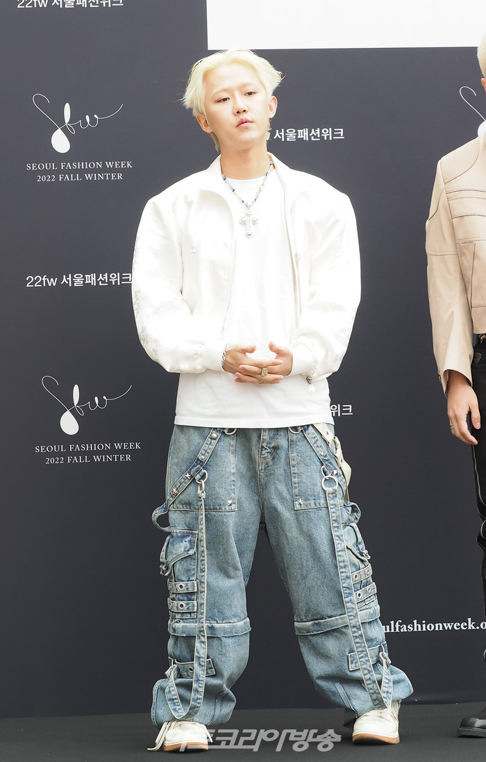 2022 FW서울패션위크 '본봄(BONBOM)' 패션쇼(가수 휘민) 2022.03.18 사진 ⓒ아트코리아방송 이용선 기자