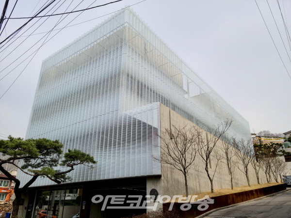 제66회 김달진미술사이야기 '사회 환원에 앞장서고 있는 박서보 화백'