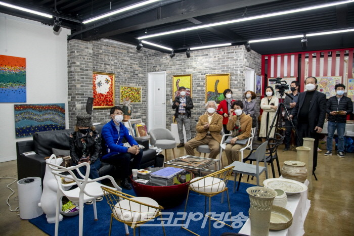 안성 '피카디리 & 준 아트센터' 개관전