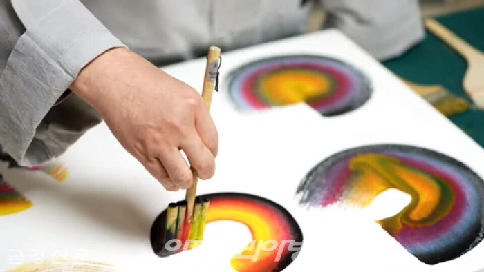 진옥 시화전 '점·선·면 Buddhist를 만나다'