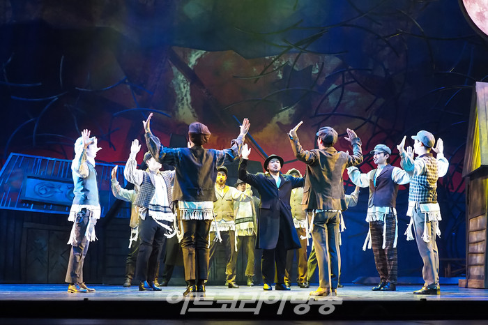 서울시 뮤지컬단의 뮤지컬 '지붕위의 바이올린' 프레스콜. 2022.04.22 사진 ⓒ아트코리아방송 이용선 기자