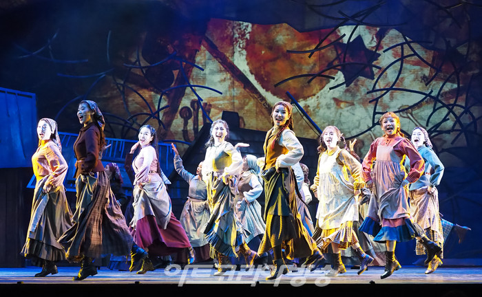 서울시 뮤지컬단의 뮤지컬 '지붕위의 바이올린' 프레스콜. 2022.04.22 사진 ⓒ아트코리아방송 이용선 기자