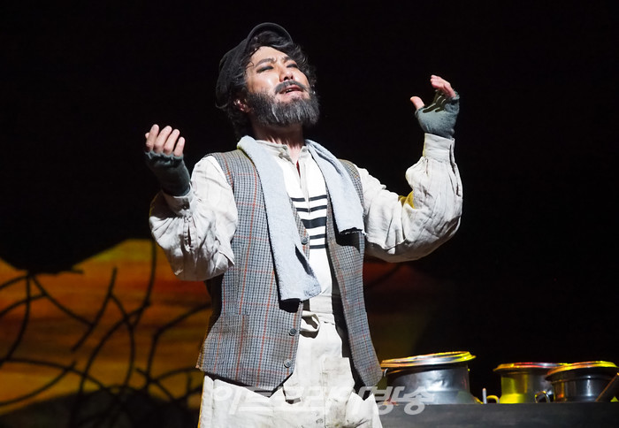 서울시 뮤지컬단의 뮤지컬 '지붕위의 바이올린' 프레스콜(테비예 역 양준모) 2022.04.22 사진 ⓒ아트코리아방송 이용선 기자