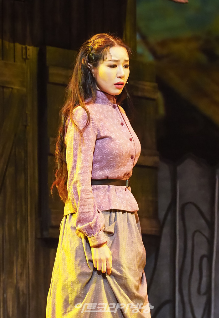 서울시 뮤지컬단의 뮤지컬 '지붕위의 바이올린' 프레스콜(자이틀 역 이혜란). 2022.04.22 사진 ⓒ아트코리아방송 이용선 기자