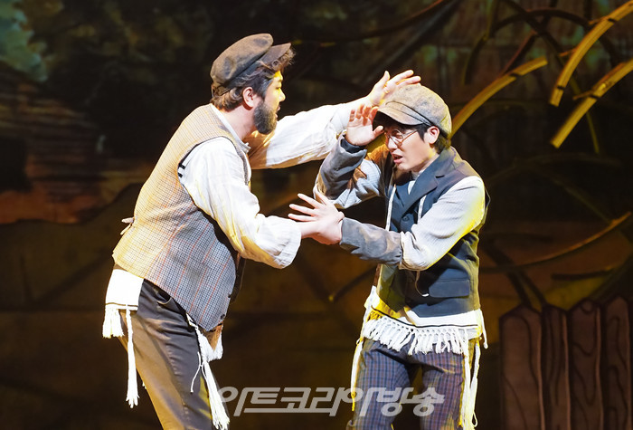 서울시 뮤지컬단의 뮤지컬 '지붕위의 바이올린' 프레스콜(테비예 역 양준모, 모틀 역 김범준). 2022.04.22 사진 ⓒ아트코리아방송 이용선 기자