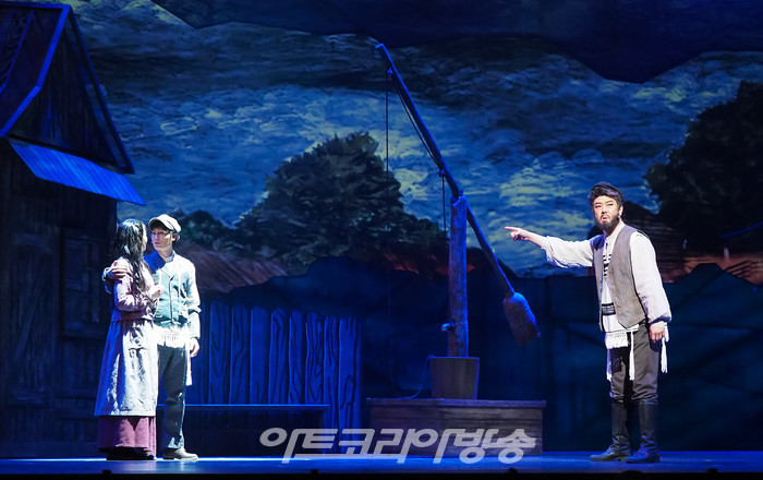 서울시 뮤지컬단의 뮤지컬 '지붕위의 바이올린' 프레스콜(모틀 역 김범준, 자이틀 역 이혜란, 테비예 역 양준모). 2022.04.22 사진 ⓒ아트코리아방송 이용선 기자