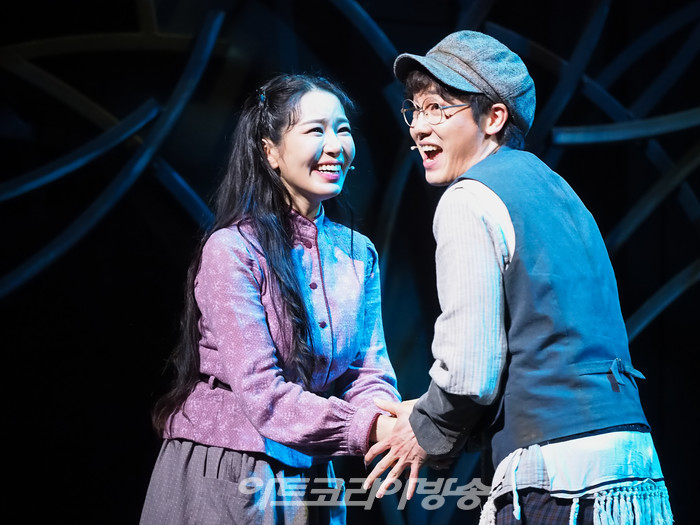 서울시 뮤지컬단의 뮤지컬 '지붕위의 바이올린' 프레스콜(자이틀 역 이혜란, 모틀 역 김범준). 2022.04.22 사진 ⓒ아트코리아방송 이용선 기자