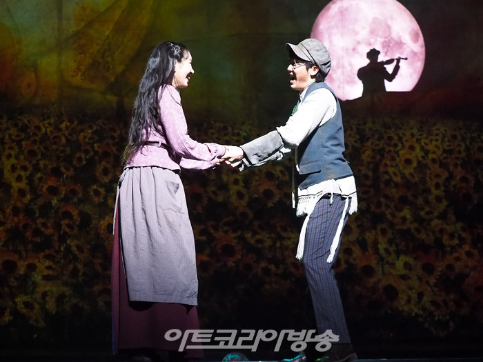 서울시 뮤지컬단의 뮤지컬 '지붕위의 바이올린' 프레스콜(자이틀 역 이혜란, 모틀 역 김범준). 2022.04.22 사진 ⓒ아트코리아방송 이용선 기자