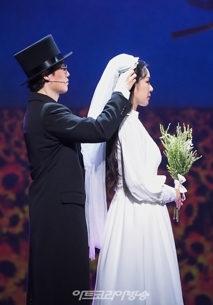 서울시 뮤지컬단의 뮤지컬 '지붕위의 바이올린' 프레스콜(모틀 역 김범준, 자이틀 역 이혜란). 2022.04.22 사진 ⓒ아트코리아방송 이용선 기자