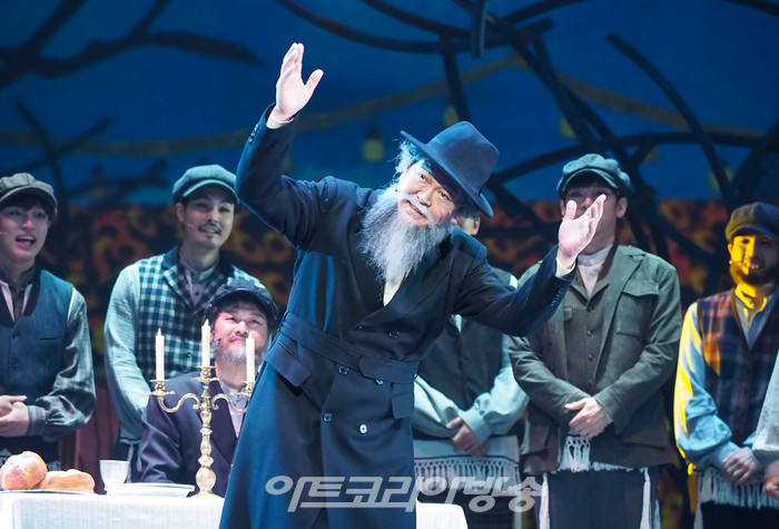 서울시 뮤지컬단의 뮤지컬 '지붕위의 바이올린' 프레스콜. 2022.04.22 사진 ⓒ아트코리아방송 이용선 기자