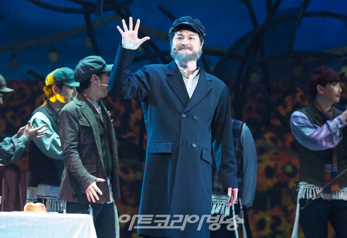 서울시 뮤지컬단의 뮤지컬 '지붕위의 바이올린' 프레스콜(라자르 역 이경준). 2022.04.22 사진 ⓒ아트코리아방송 이용선 기자