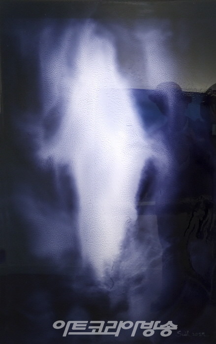 어둠 속의 부활  Resin or Mixed media