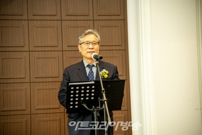 시와 음악 미술의 세계가 함께한 '강석진의 예술 혼불' 출판기념행사