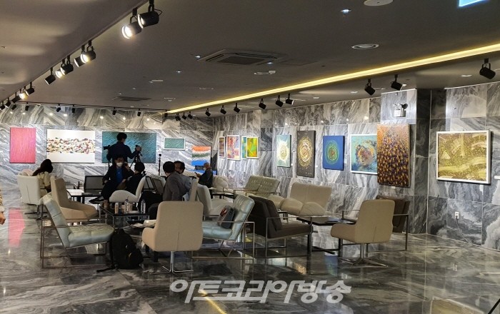 정준 개인전 '5월 열린공간의 조형세계를 꿈꾸다'