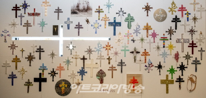 ARTCROSS- Heal the soul