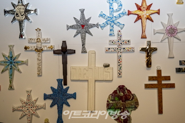 ARTCROSS- Heal the soul