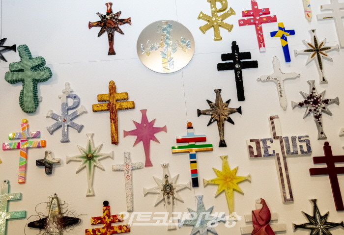 ARTCROSS- Heal the soul