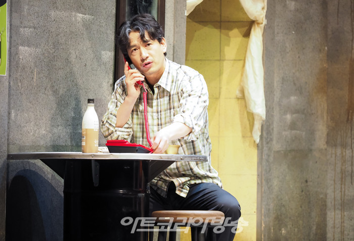 연극 '돌아온다' 프레스콜(주인남자 역 정상훈) 2022.05.12 사진 ⓒ아트코리아방송 이용선 기자