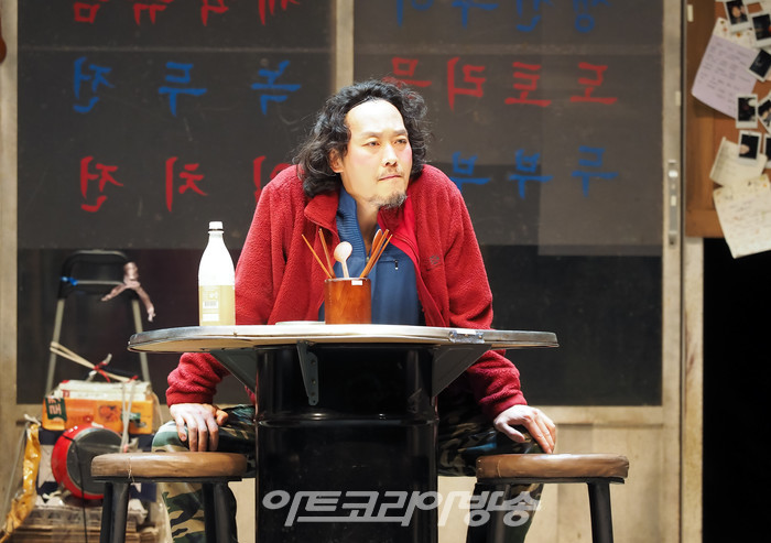 연극 '돌아온다' 프레스콜(청년 역 정상훈) 2022.05.12 사진 ⓒ아트코리아방송 이용선 기자