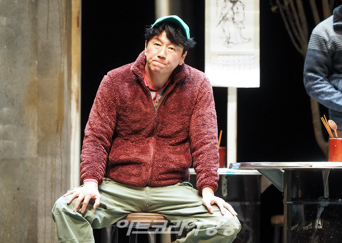 연극 '돌아온다' 프레스콜(청년 역 김수로) 2022.05.12 사진 ⓒ아트코리아방송 이용선 기자