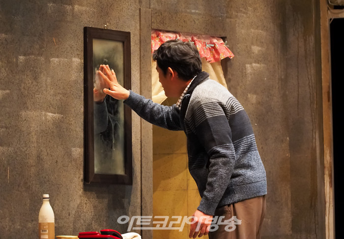 연극 '돌아온다' 프레스콜(주인남자 역 강성진) 2022.05.12 사진 ⓒ아트코리아방송 이용선 기자