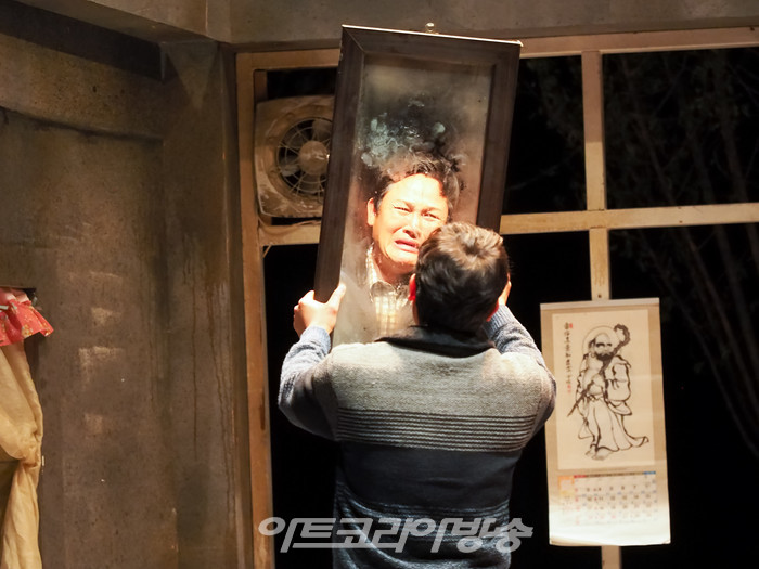 연극 '돌아온다' 프레스콜(주인남자 역 강성진) 2022.05.12 사진 ⓒ아트코리아방송 이용선 기자