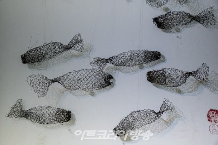 김은진의 예술명상 '안재복 조각가 물고기전, 어디로 가는가'