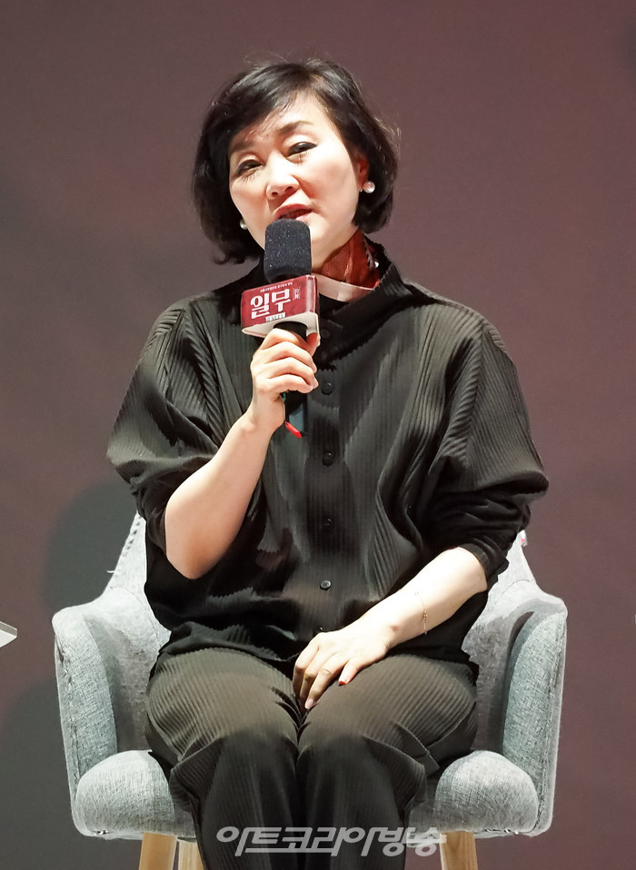 서울시무용단의 정혜진 예술감독이 18일 오후 서울 종로구 세종문화회관 대극장에서 열린 서울시무용단 '일무' 프레스콜에 참석해 간담회를 갖고 있다. 2022.05.18 사진 ⓒ아트코리아방송 이용선 기자