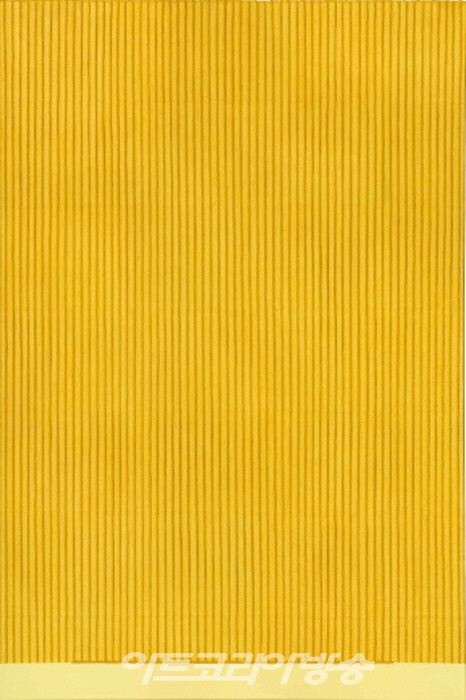 박서보(b. 1931)〈Écriture (描法) No. 040325〉2004Mixed media with Korean hanji paper on canvas195 x 130 cmCourtesy of the artist and Kukje Gallery