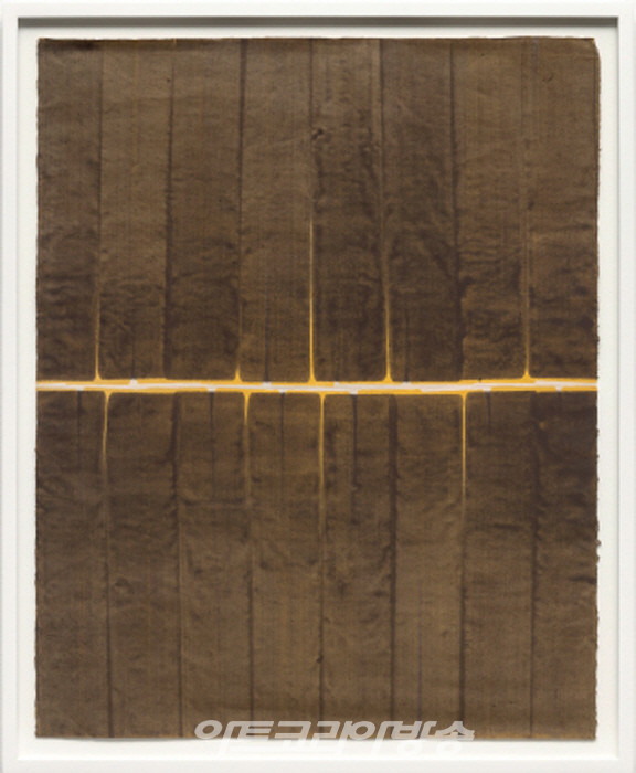 권영우(1926-2013)〈Untitled〉c. 1980sColor on Korean paper93 x 74 cmCourtesy of the artist’s estate and Kukje Gallery