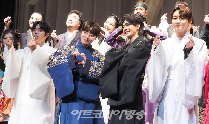 연극 '여도' 프레스콜(인피니트 장동우, 빅플로 의진, 현준, SF9 백주호). 2022.05.27 사진 ⓒ아트코리아방송 이용선 기자