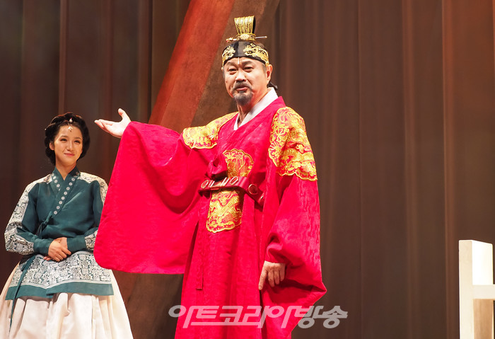 연극 '여도' 프레스콜(근빈박씨 역 하정원, 세조 역 곽은태). 2022.05.27 사진 ⓒ아트코리아방송 이용선 기자