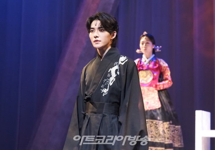 연극 '여도' 프레스콜(이성 역 현진). 2022.05.27 사진 ⓒ아트코리아방송 이용선 기자