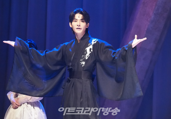 연극 '여도' 프레스콜(이성 역 현진). 2022.05.27 사진 ⓒ아트코리아방송 이용선 기자