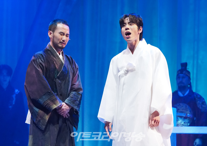 연극 '여도' 프레스콜(단종 역 장동우, 재인 역 민들샘). 2022.05.27 사진 ⓒ아트코리아방송 이용선 기자