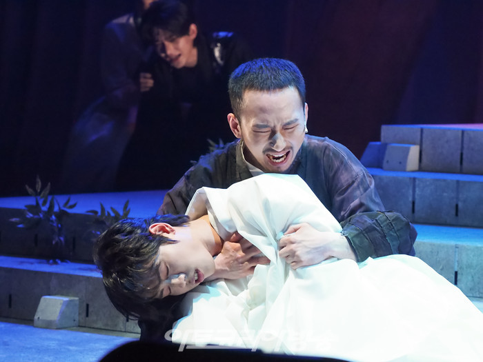 연극 '여도' 프레스콜(단종 역 장동우, 재인 역 민들샘). 2022.05.27 사진 ⓒ아트코리아방송 이용선 기자