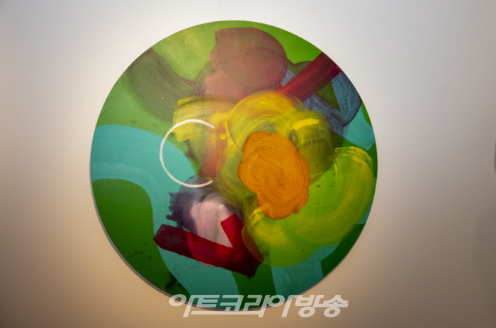 하태임 작가의 '행위의 흔적으로 구축된 색공간 Color Traces'  오프닝 현장