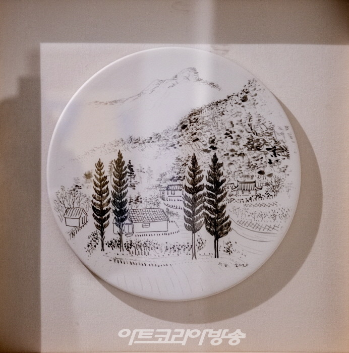 신하순 개인전 '오늘 하루-나무, 탑, 사람'