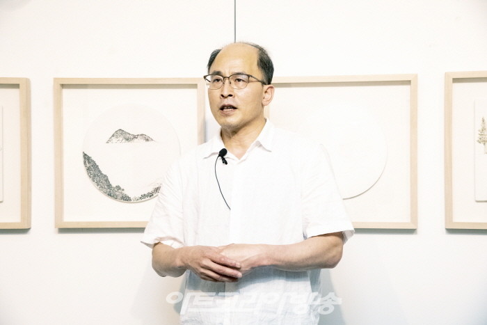 신하순 개인전 '오늘 하루-나무, 탑, 사람'