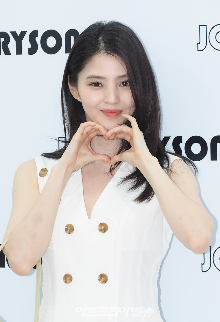 조이그라이슨 'BUTTERFLY GARDEN' 오픈 행사(한소희). 2022.06.04 사진 ⓒ아트코리아방송 이용선 기자