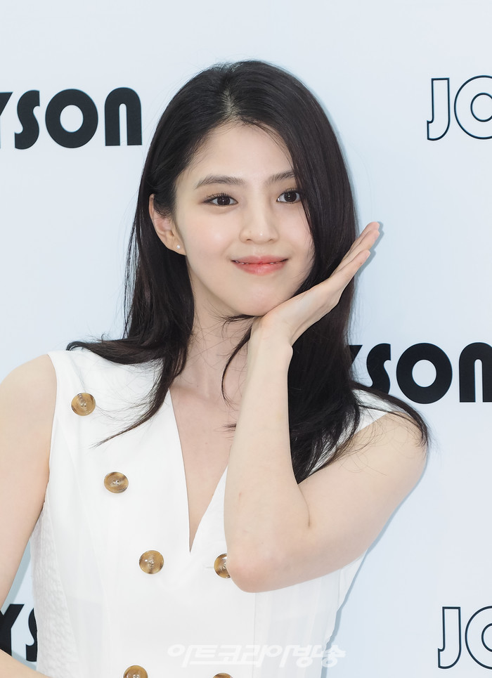 조이그라이슨 'BUTTERFLY GARDEN' 오픈 행사(한소희). 2022.06.04 사진 ⓒ아트코리아방송 이용선 기자