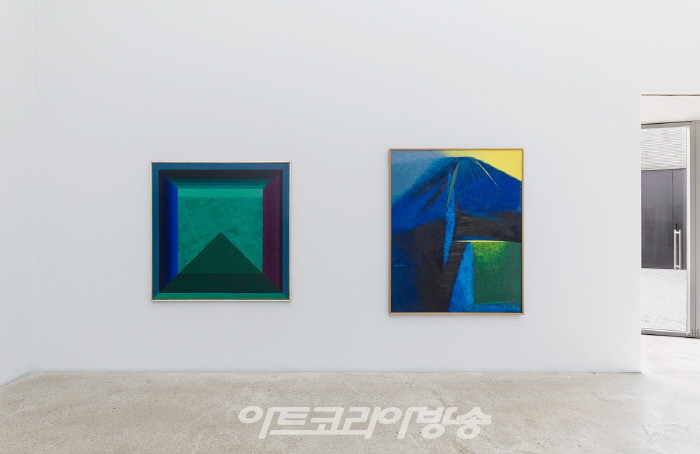 국제갤러리, 유영국 20주기 기념전 'Colors of Yoo Youngkuk' 설치 전경