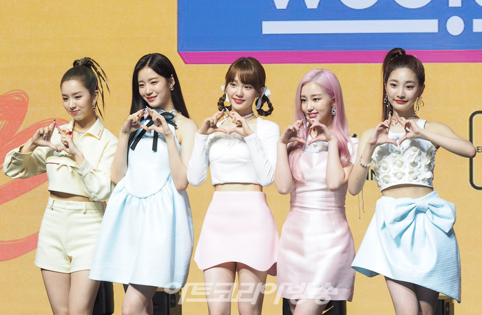'우아!(woo!ah!)' 미니 1집 '조이(JOY)' 발매 기념 쇼케이스(루시, 우연, 나나, 소라, 민서) 2022.06.9 사진 ⓒ아트코리아방송 이용선 기자