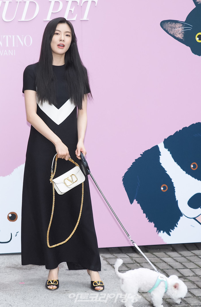 '발렌티노 가라바니 락스터드 펫' 팝업 행사(이선빈 & 반려견 무스) 2022.06.10 사진 ⓒ아트코리아방송 이용선 기자