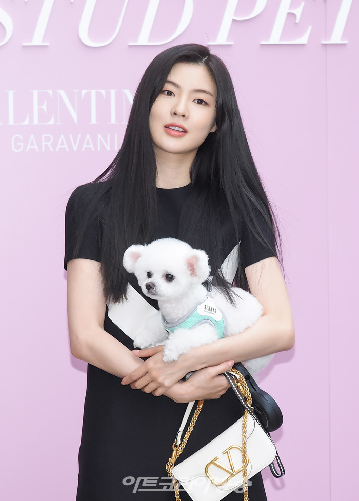 '발렌티노 가라바니 락스터드 펫' 팝업 행사(이선빈 & 반려견 무스) 2022.06.10 사진 ⓒ아트코리아방송 이용선 기자