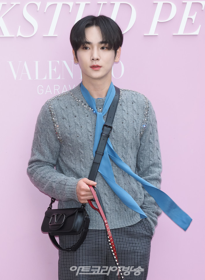 '발렌티노 가라바니 락스터드 펫' 팝업 행사(샤이니 키& 반려견 꼼데 & 가르송) 2022.06.10 사진 ⓒ아트코리아방송 이용선 기자