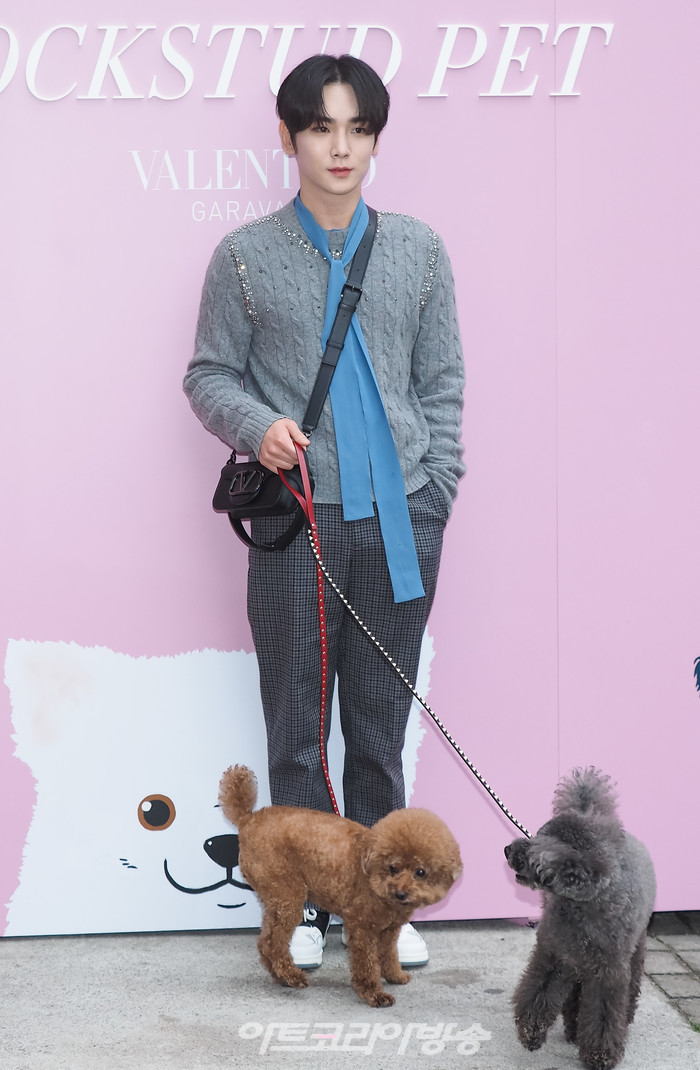 '발렌티노 가라바니 락스터드 펫' 팝업 행사(샤이니 키& 반려견 꼼데 & 가르송) 2022.06.10 사진 ⓒ아트코리아방송 이용선 기자
