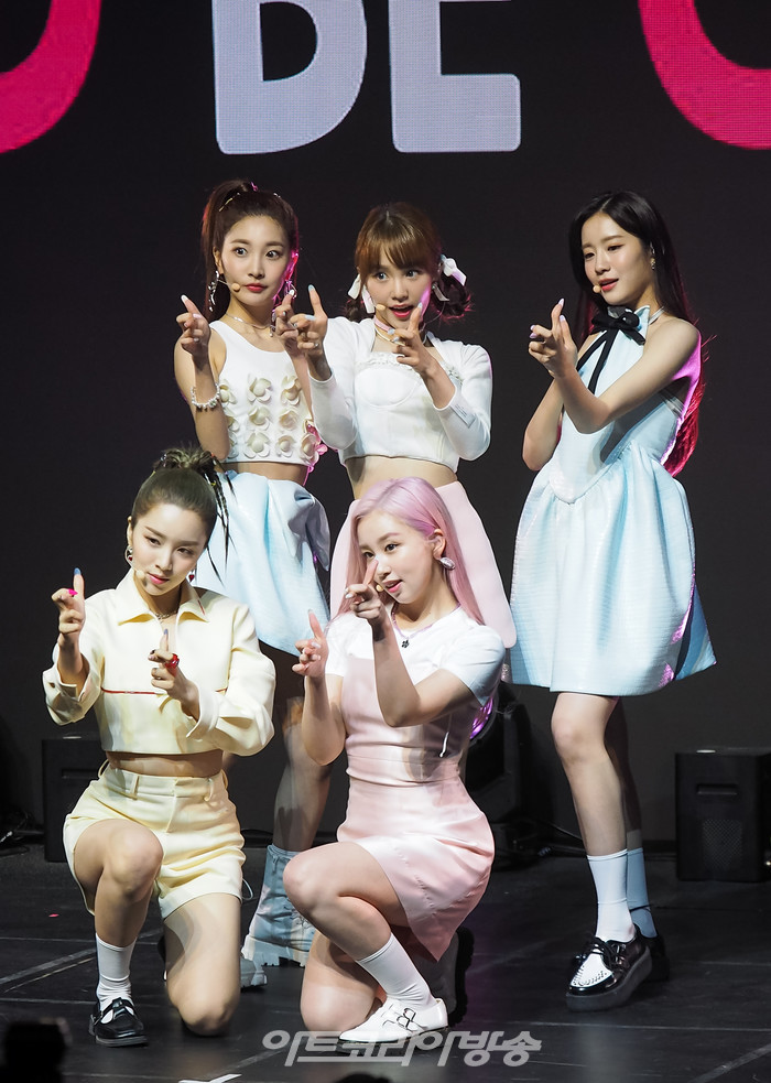 '우아!(woo!ah!)' 미니 1집 '조이(JOY)' 발매 기념 쇼케이스(루시, 우연, 나나, 소라, 민서) 2022.06.09 사진 ⓒ아트코리아방송 이용선 기자